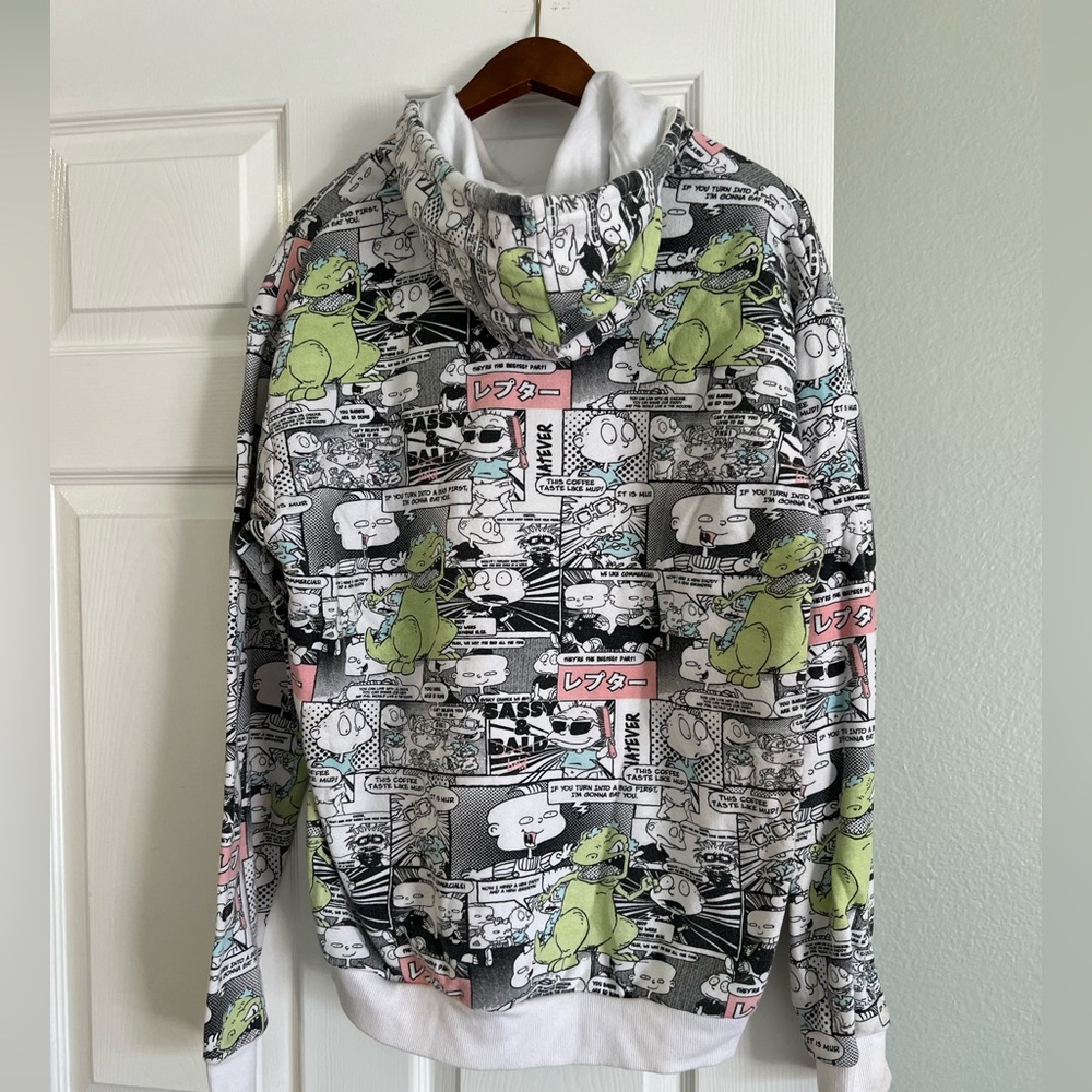 Nickelodeon Sweat Shirt
Cool design 
Size M